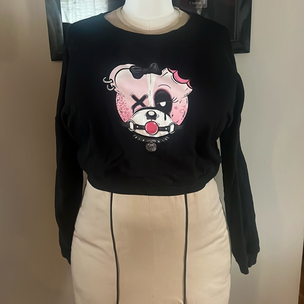 BRATTY BEAR CROP SWEATSHIRT